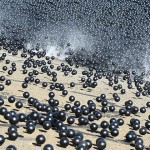 当9600万颗小黑球聚在一起，拯救水资源的任务就交给它们了！