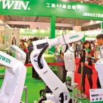 陆机器人急行军　台湾工业电脑抓得住 中国版的工业4.0启动　十年商机大