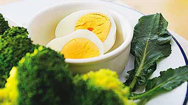 护眼关键 每天１颗蛋＋两盘青菜