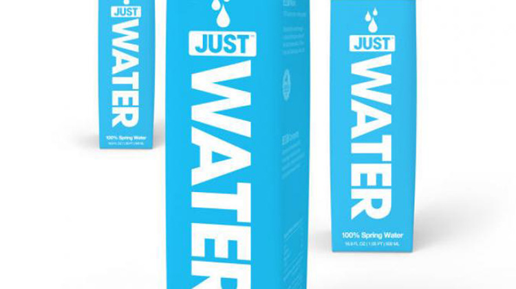 如果非要买瓶装水，那就买环保一点的吧！美国推出全新“纸盒”包装水，节省50%碳足迹