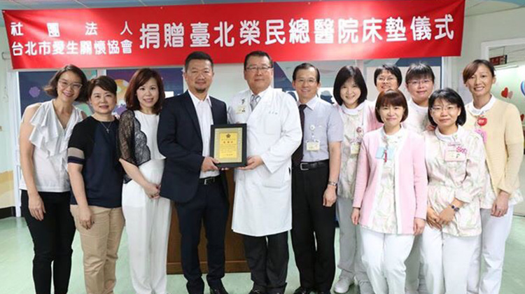 孩子生來的罕見疾病　翻轉了企業主家族43人受洗　發起「為愛而生」Born To Love