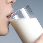 喝牛奶防骨松？　这三种食物含钙量比牛奶高