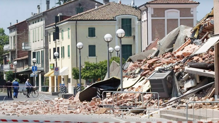 6.2强震袭击意大利中部！小镇首长：阿马特里切镇一半以上都毁了...