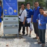 “难民营中的联系之岛”：这座太阳能手机充电站，每日可免费供电240人
