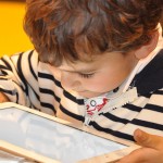 如何让孩子合理使用高科技产品参与网络活动