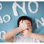 老師未經家長同意，替3歲兒刮痧破皮，媽媽：氣到想轉學