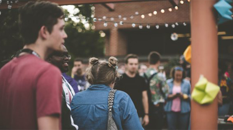 男孩們的「外表評分排行榜」，女孩們反擊了： 我們這一代，應該做出改變。