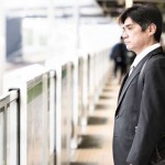 男性也有更年期?! 有哪些症狀?如何改善或治療? 憂鬱、不舉、疲倦，很可能是身體發出的更年期信號！