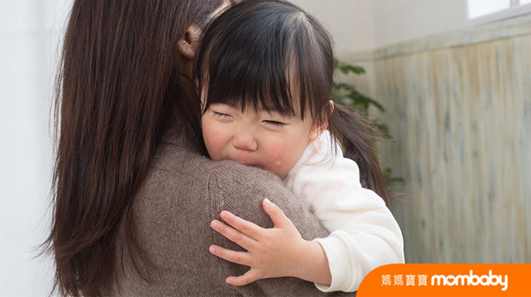 1歲半叛逆期就來了！孩子越難搞代表越聰明，3方法讓孩子不生氣，別在哭鬧時說教