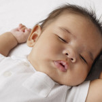 如何训练孩子规律的小睡习惯？