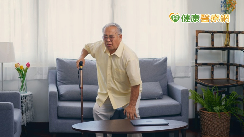 【防疫不出門1】日照量、活動量不足　骨鬆長輩保骨三招
