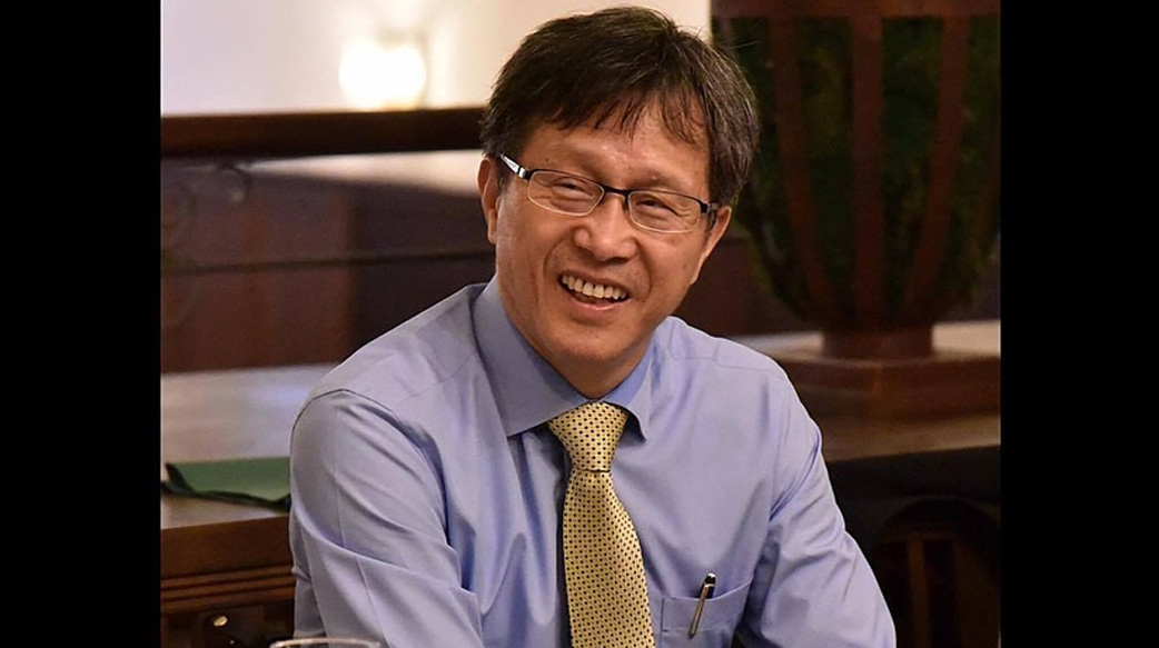 是外交官還是內宣官？