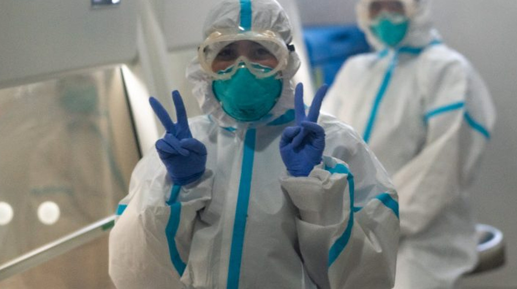 那些說「與病毒共存」的國家，真的負荷得了「共存」嗎？