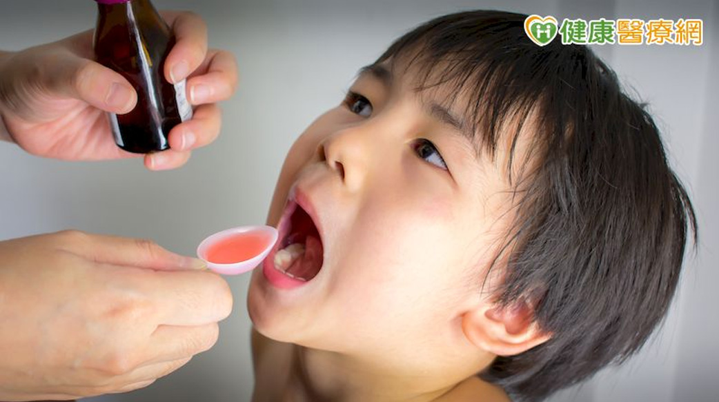孩子吐藥需補吃嗎？　藥師解惑