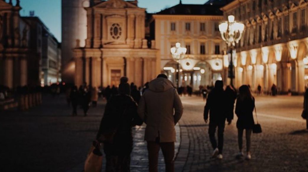 像浪漫的義大利人一樣享受生活：夜間限定的「La Passeggiata」是一種療癒儀式感