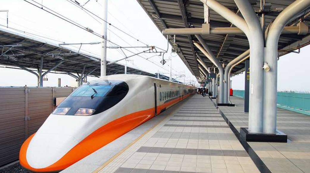 高鐵省時、舒適，搭過就回不去？網友曝2個致命缺點，台鐵反而更方便