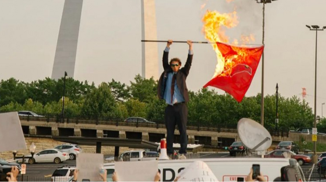 【鳥都是無人機扮的！】Z 世代對大人政治發動反撲，千萬年輕網友共同加入這場「製造假消息」的大謊言