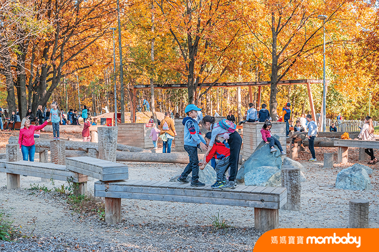 Kazan,,Russia,-,October,03,,2020:,Children,Under,The,Supervision