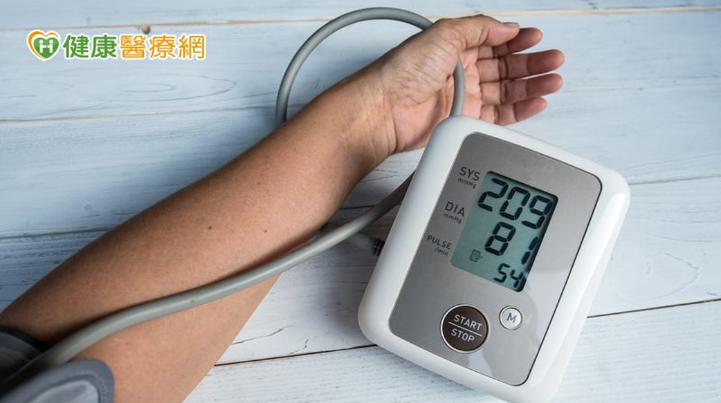 高血壓恐引全身性併發症　導管治療助降血壓、減藥量
