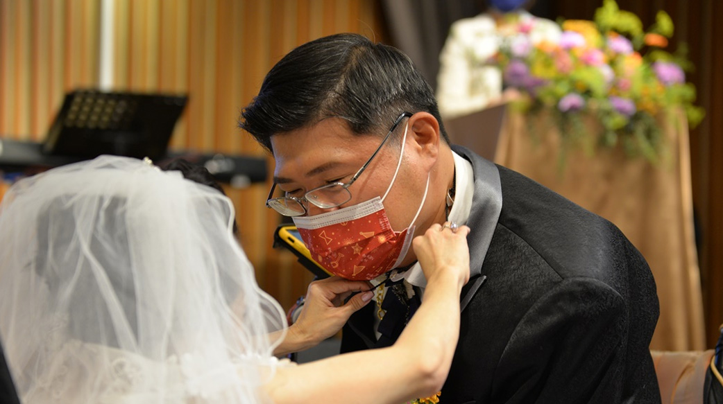 「其實我原本要辦告別式..」玻璃娃娃多活22年，婚禮數算神恩典