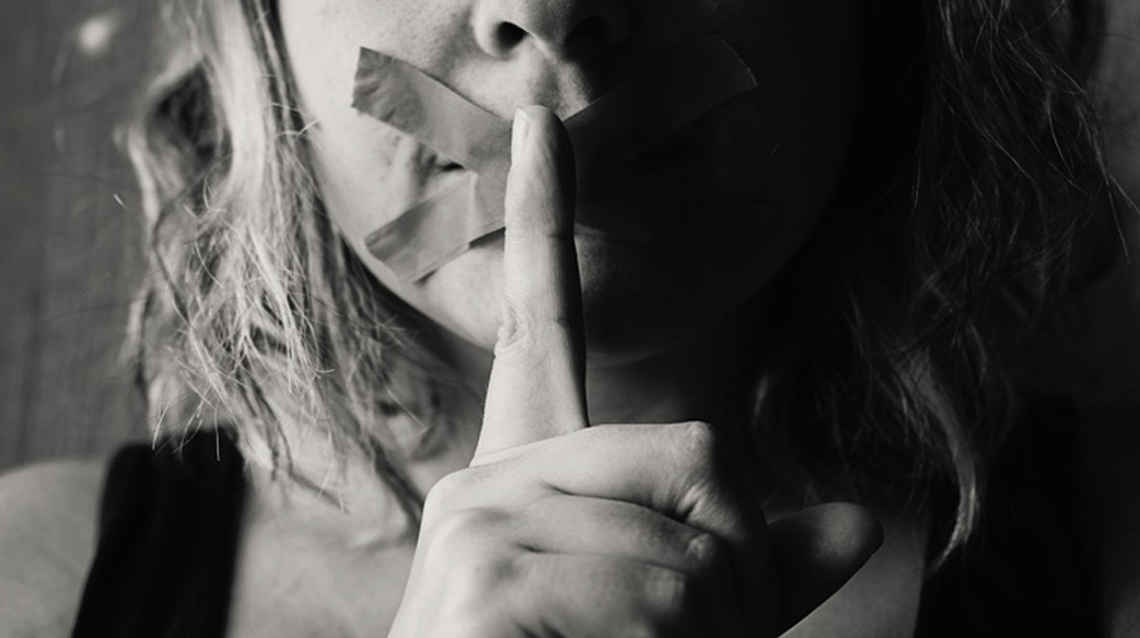 有一種憂鬱叫做「我不敢說我憂鬱」為何她們過得比別人好，但就是開心不起來？