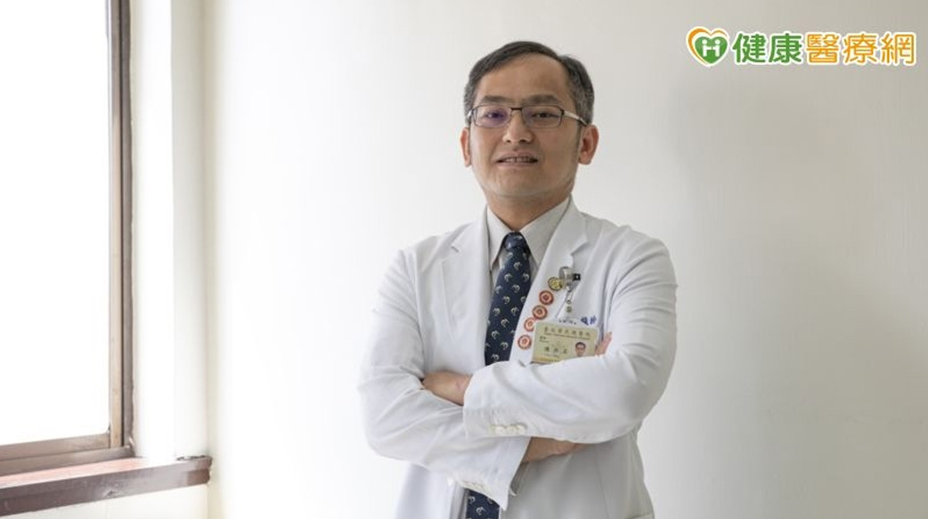 妙齡女摸到腹部跳動腫塊　急就醫後發現這問題