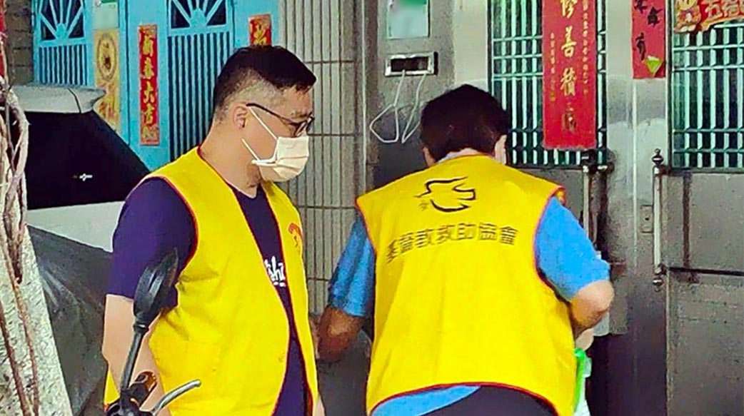 全村97%確診幾乎封村，一份關懷與資助，如同口渴的人喝到一杯涼水