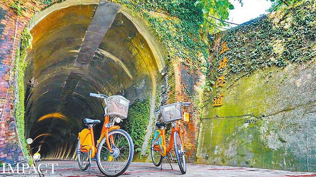 賞壺穴、森呼吸 體驗上帝創造的神奇秘境 騎鐵馬搭火車 探訪百年小鎮暖暖