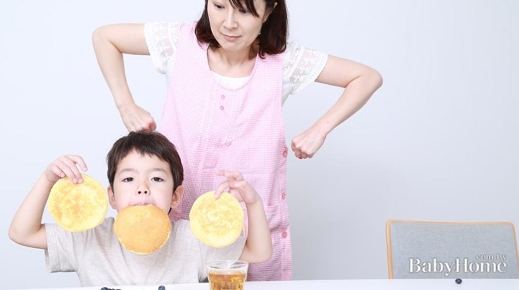 忍不住對孩子大吼後，媽媽8種超寫實反應！網歪樓：原來我不孤單