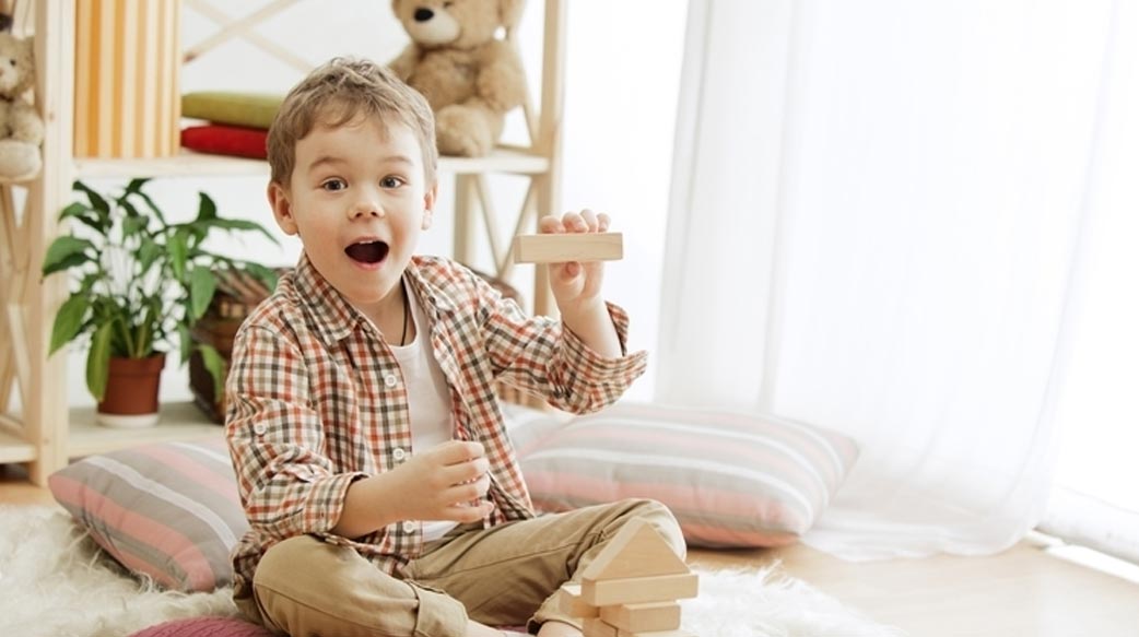 「媽媽，我要把鼻屎放進水裡，然後喝掉」當孩子異想天開時，爸媽怎麼接招？