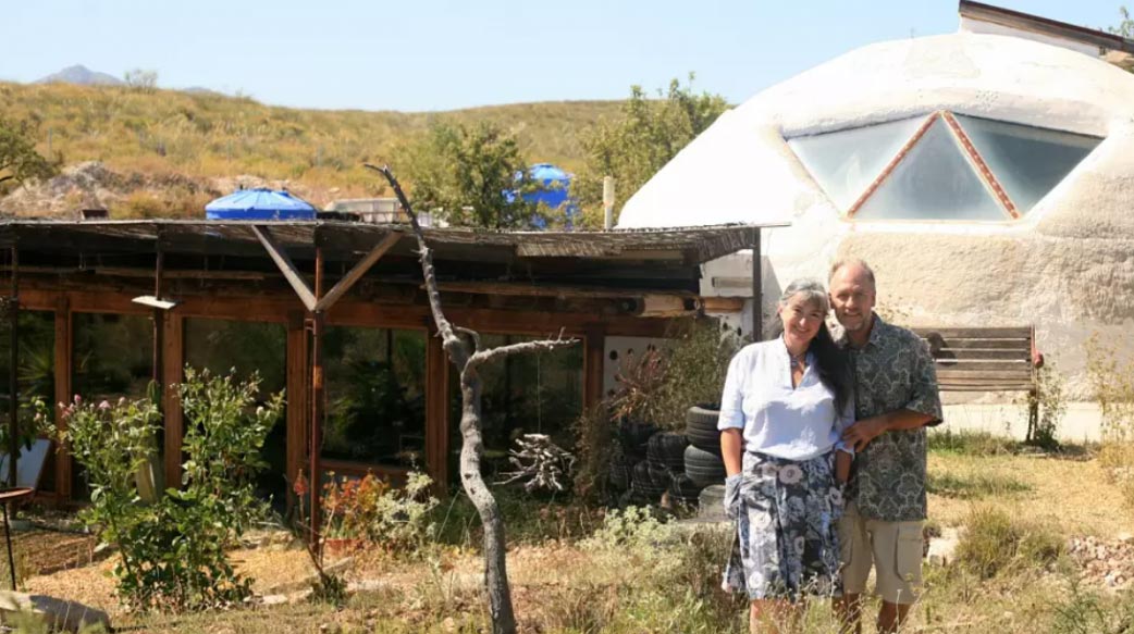 親手打造地球之舟！退休英國夫婦在西班牙設計生態家園，他們怎麼算出使用雨水資源的用量？