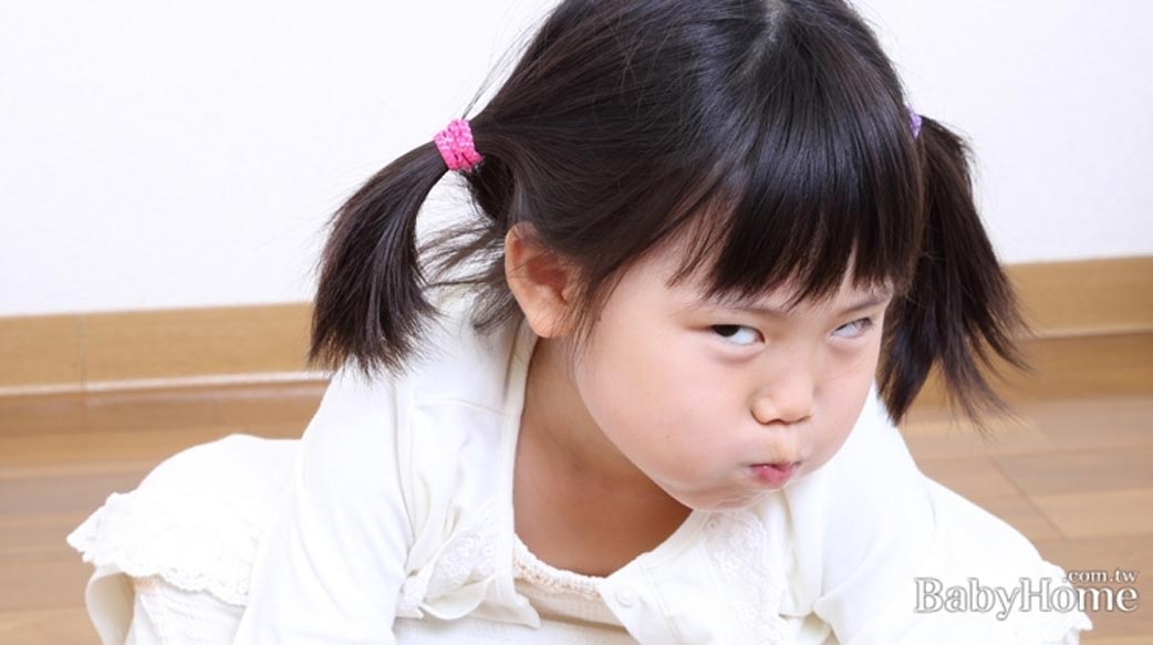 小孩頂嘴氣死一票媽媽，「一言九頂」台詞太意外，網：每天都血壓飆