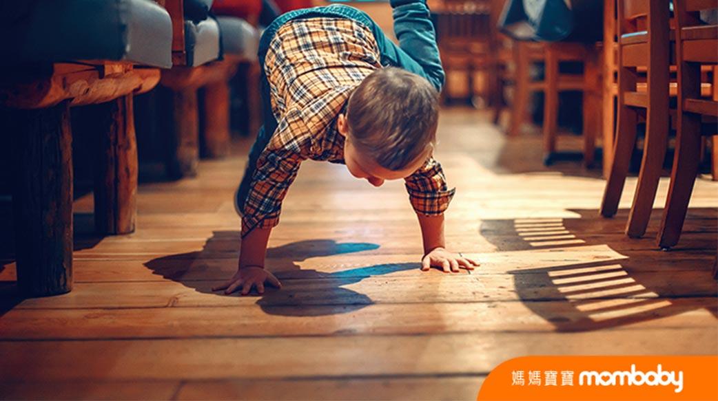 年紀小，就真的可以不計較？公德心該從什麼時候開始培養