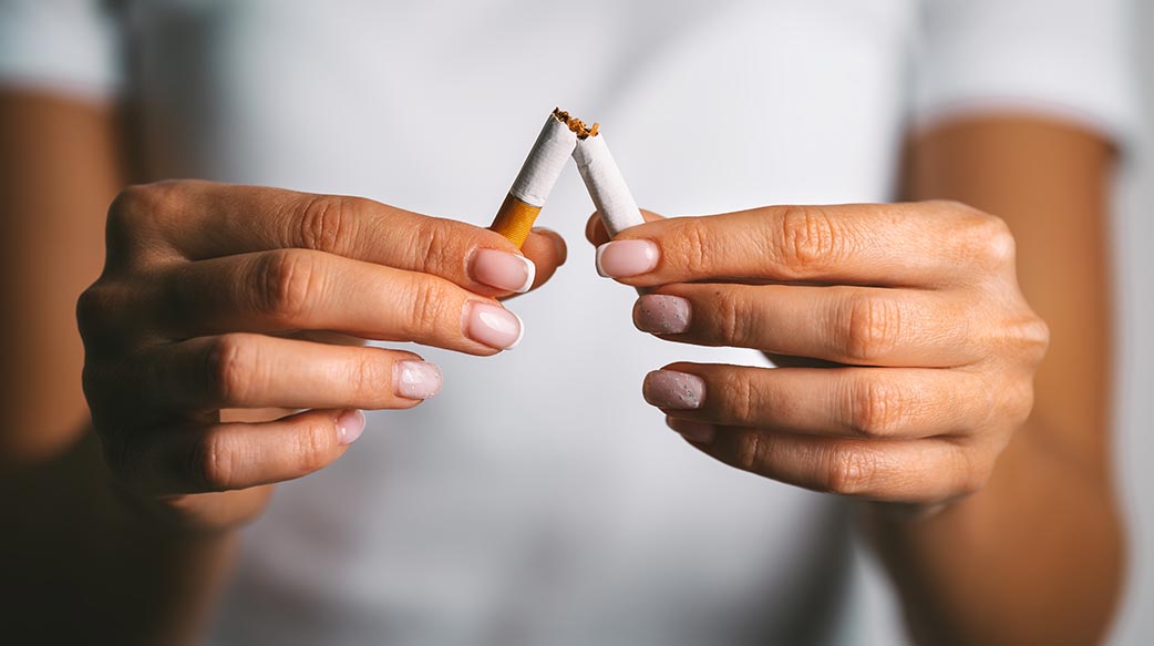 抽烟 瘾 休息 破坏 香烟 概念 习惯 手 保持 尼古丁 退出 拒绝 拒绝 抽烟者 停止 烟草 女人
