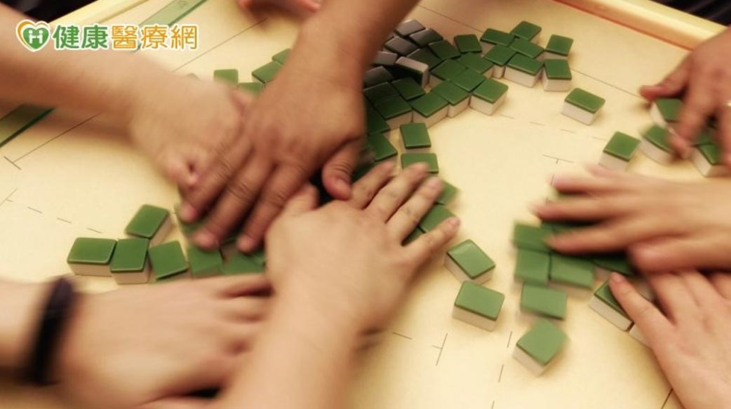 過年熬夜打麻將眼睛超乾！　中醫三茶飲助改善