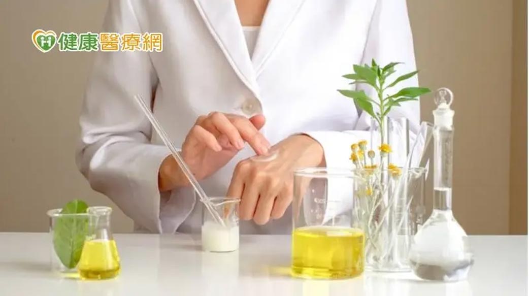 非天然ａ尚好！　醫師警告：植物「1成分」恐誘發皮膚炎