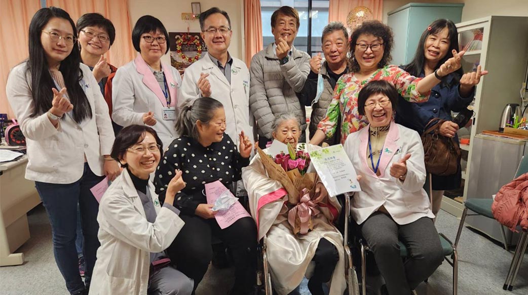 97歲連陳旺市阿嬤受洗歸主，她喜樂：願一生一世跟祢到底！