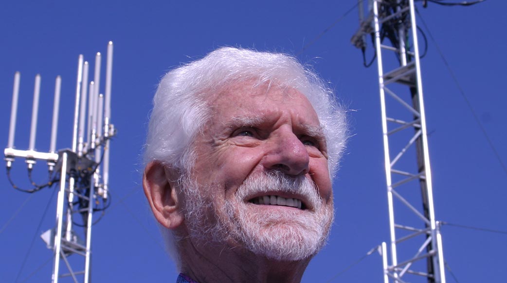 你相信，庫珀說：手機會讓人類變得更好嗎？