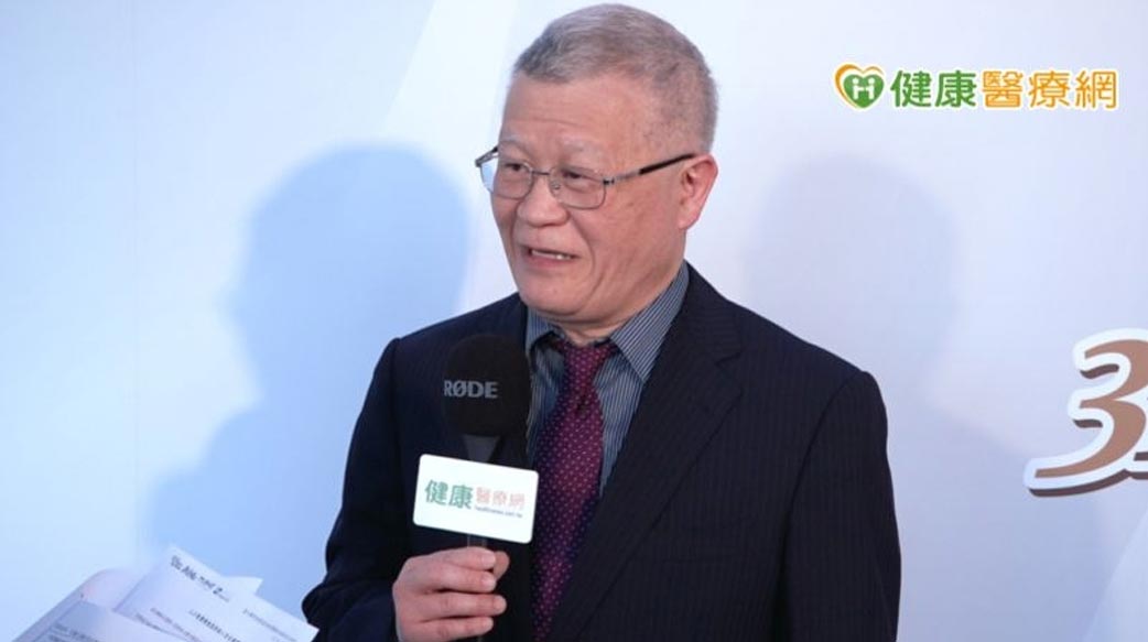 「手指愛心」搓手護聽力　醫籲聽力篩檢納入成人健檢