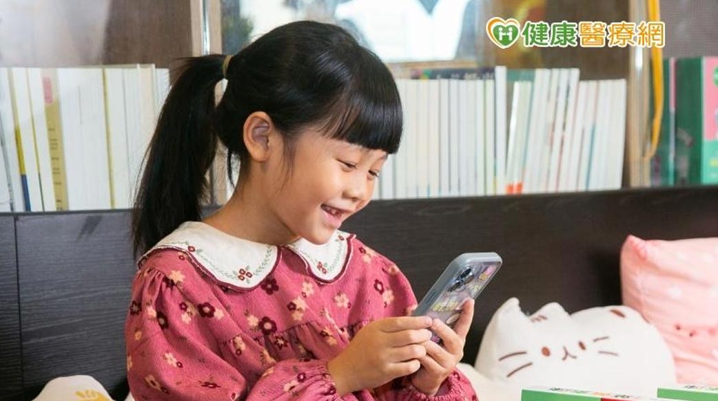 最新調查：95%學童靠3C上課　「多螢學習」視力堪憂