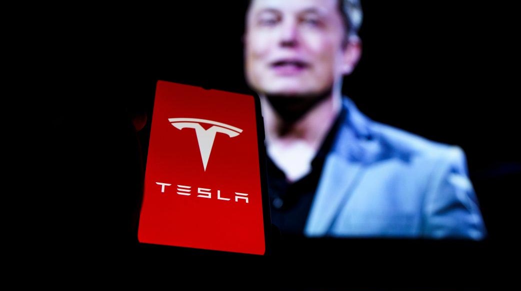 【本週資安事件懶人包】馬斯克也是受害者！特斯拉員工私下傳閱車主私密影片，還做成表情包