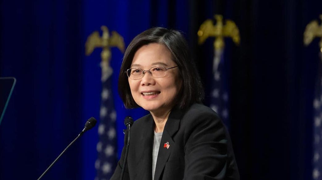 蔡總統別揹骨灰罈幫人看風水