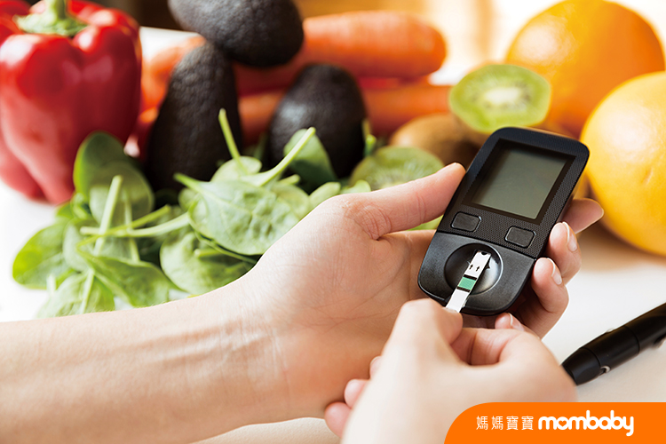 Diabetes,Monitor,,Diet,And,Healthy,Food,Eating,Nutritional,Concept,With