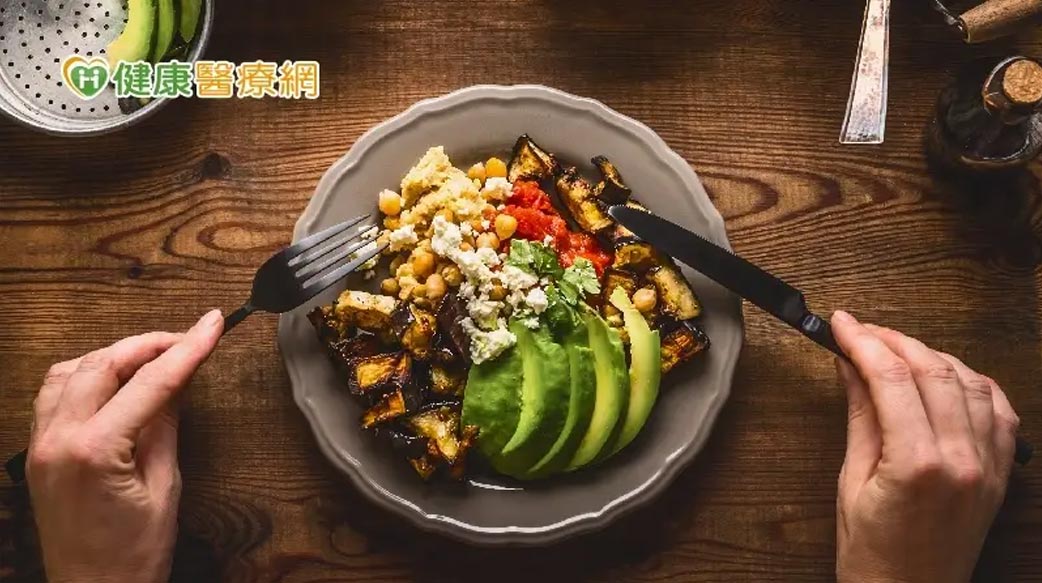 酪梨富含4大營養　外國流行3種美味沙拉醬吃法