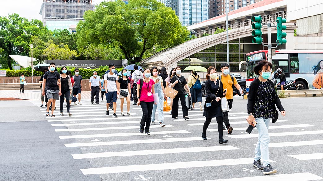 斑馬線人車禮讓「很有學問」