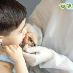 3歲蔡波能「耳內積水」動手術　醫傳授如何處理孩子鼻涕