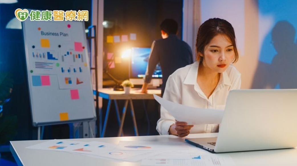 上班族壓力大常熬夜易「爆肝」　中醫傳授保肝之道