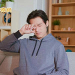 人工淚液切勿過度使用！　越點眼睛越乾？小心是「這成分」惹的禍