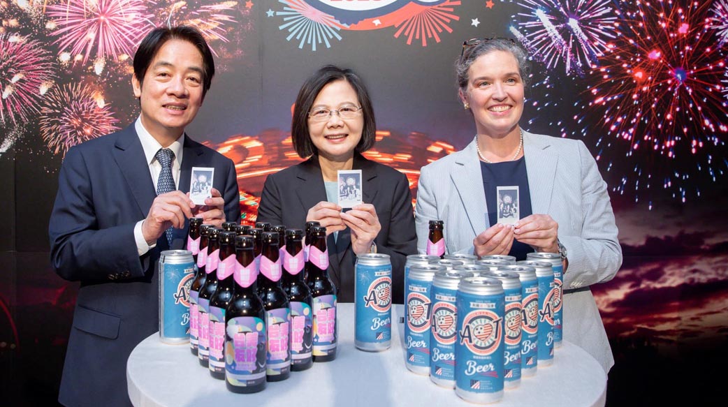 美，不是這樣親的！