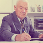 行政逃亡是校長的負面鏡子